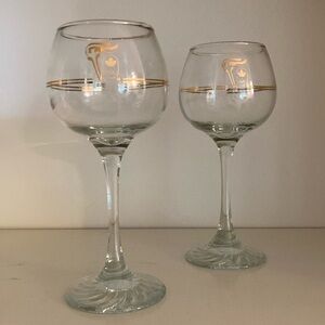 Elegant Gold and White Wine Glasses Set